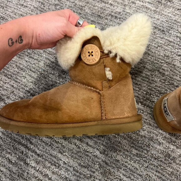 Bailey Button Ugg Boots Size 5 - Picture 1 of 4